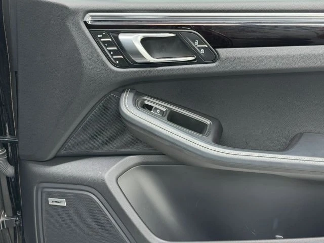 2022 Porsche Macan S - Image 18 of 31