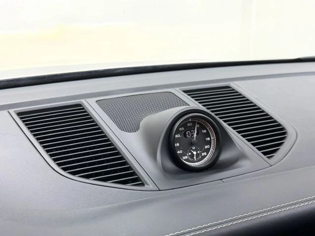 2022 Porsche Macan S - Image 26 of 31