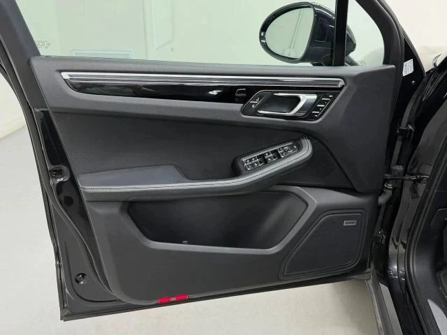 2022 Porsche Macan S - Image 20 of 31