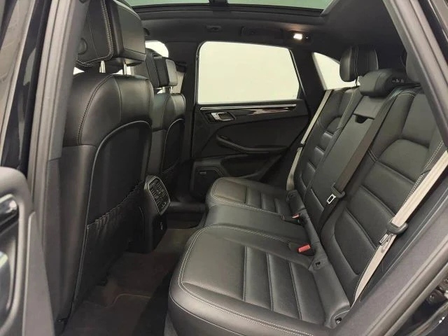 2022 Porsche Macan S - Image 16 of 31