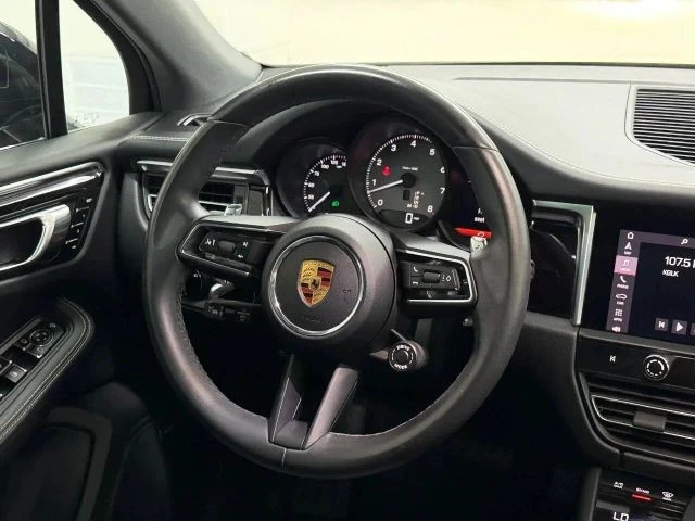 2022 Porsche Macan S - Image 22 of 31