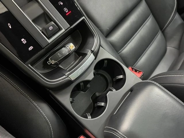 2022 Porsche Macan S - Image 30 of 31