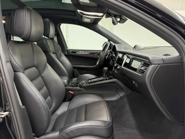 2022 Porsche Macan S - Image 12 of 31