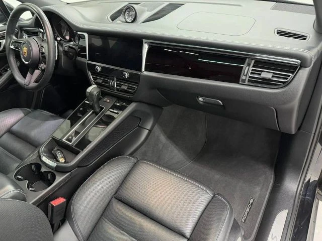 2022 Porsche Macan S - Image 11 of 31