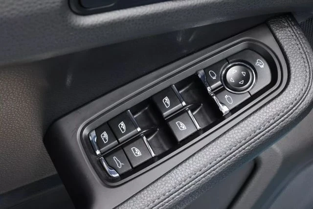 2022 Porsche Macan S - Image 10 of 12