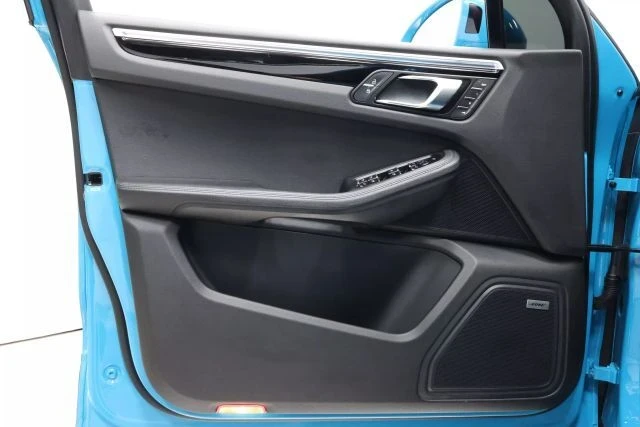 2022 Porsche Macan S - Image 9 of 12
