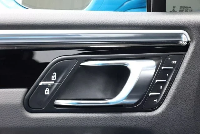 2022 Porsche Macan S - Image 11 of 12