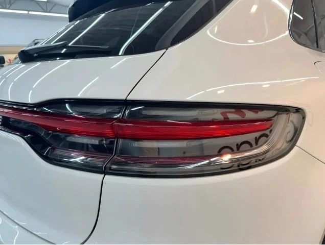 2022 Porsche Macan S - Image 14 of 21
