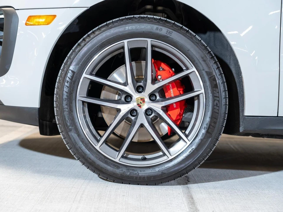 2022 Porsche Macan S - Image 18 of 31