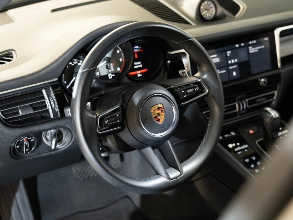 2022 Porsche Macan S - Image 17 of 31
