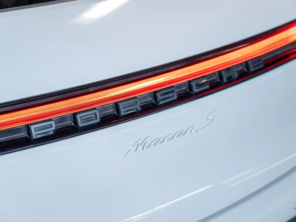 2022 Porsche Macan S - Image 19 of 31