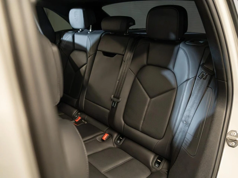 2022 Porsche Macan S - Image 29 of 31