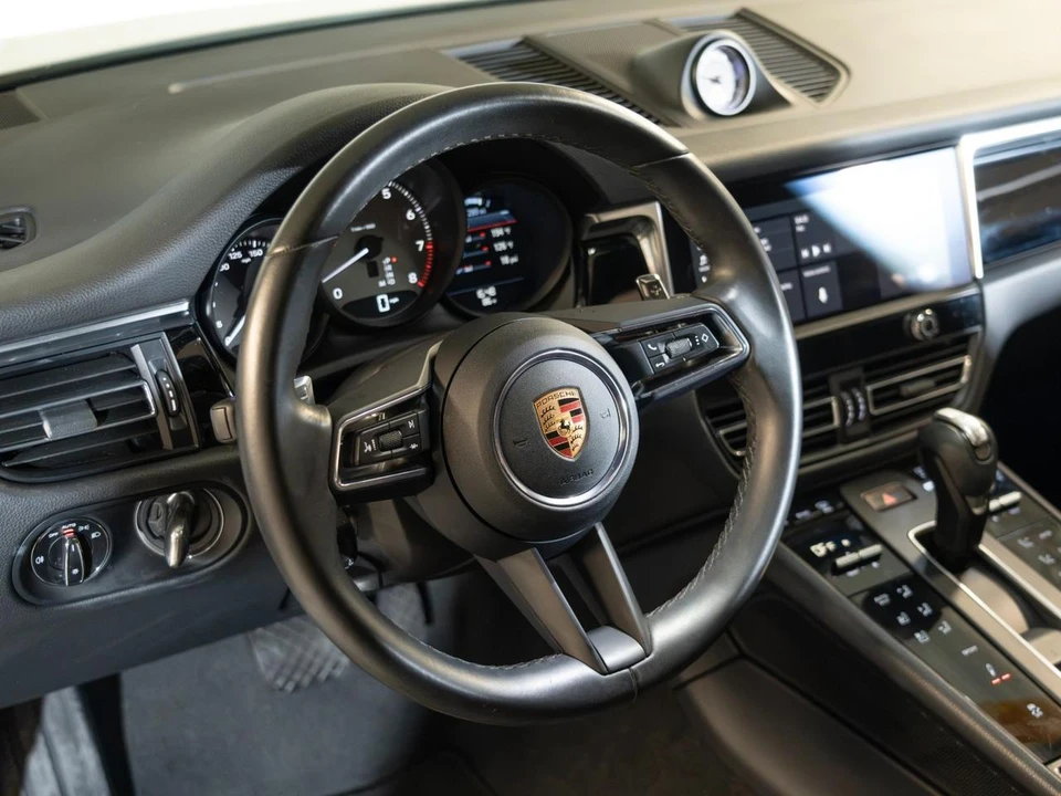 2022 Porsche Macan S - Image 23 of 31