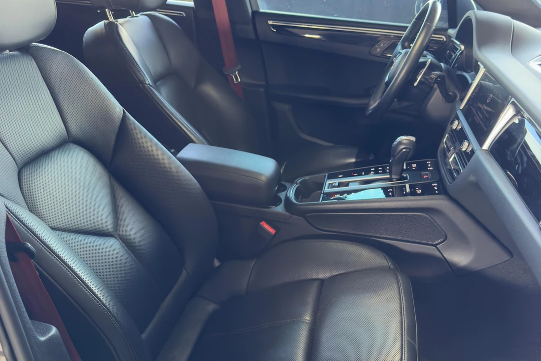 2022 Porsche Macan S - Image 15 of 31