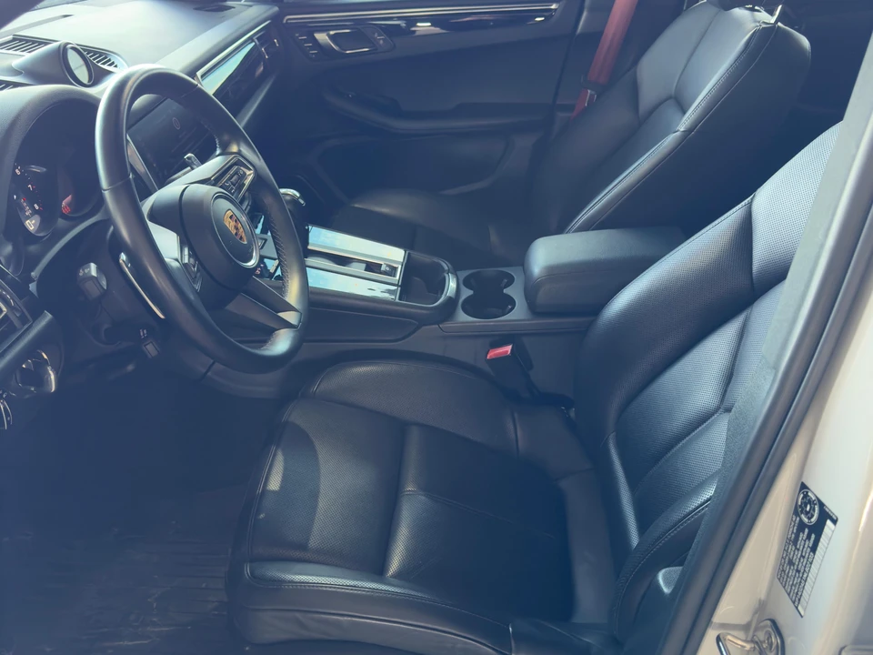 2022 Porsche Macan S - Image 19 of 31