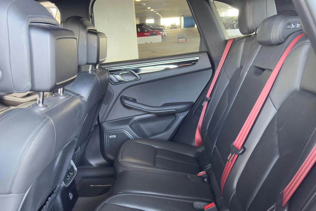 2022 Porsche Macan S - Image 16 of 31