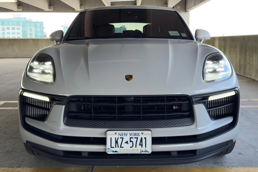 2022 Porsche Macan S - Image 2 of 31