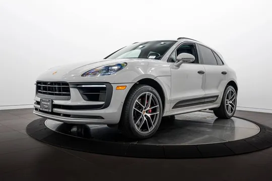 2022 Porsche Macan S
