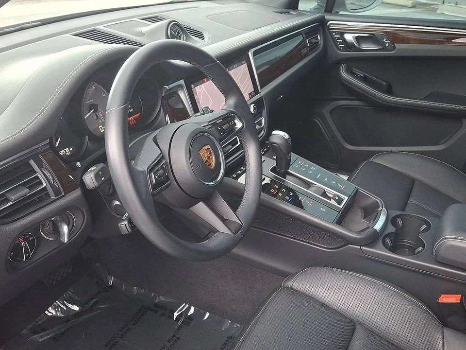 2022 Porsche Macan S - Image 4 of 5