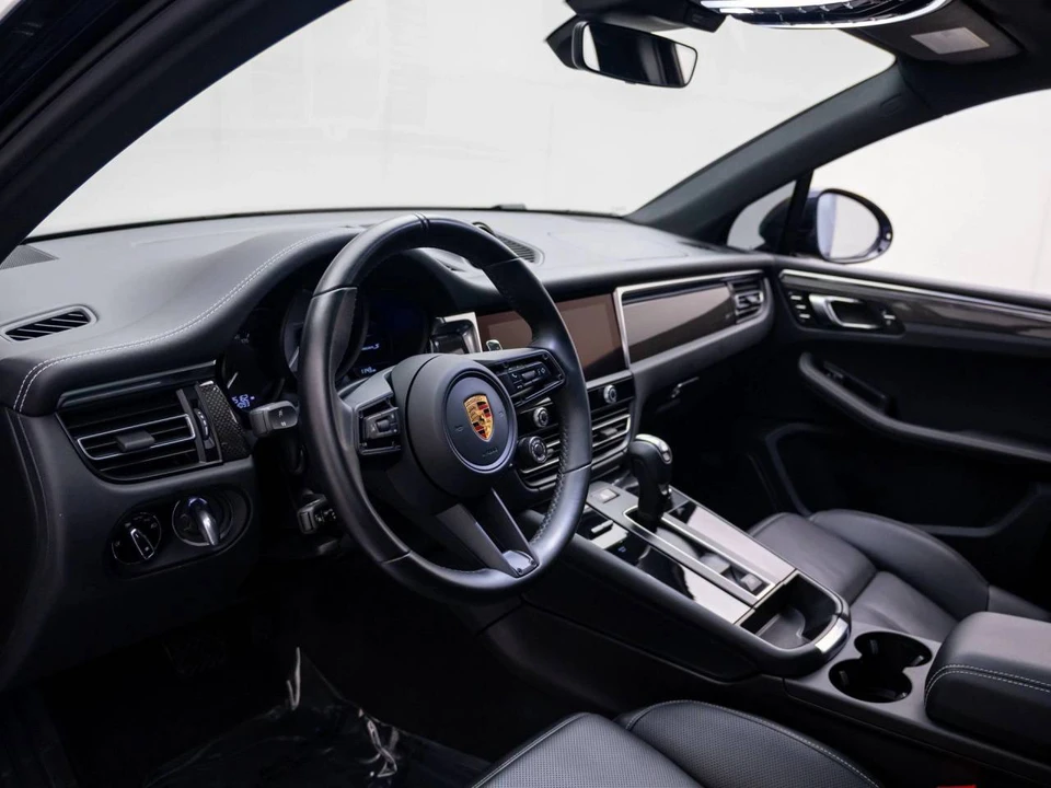 2022 Porsche Macan S - Image 4 of 5