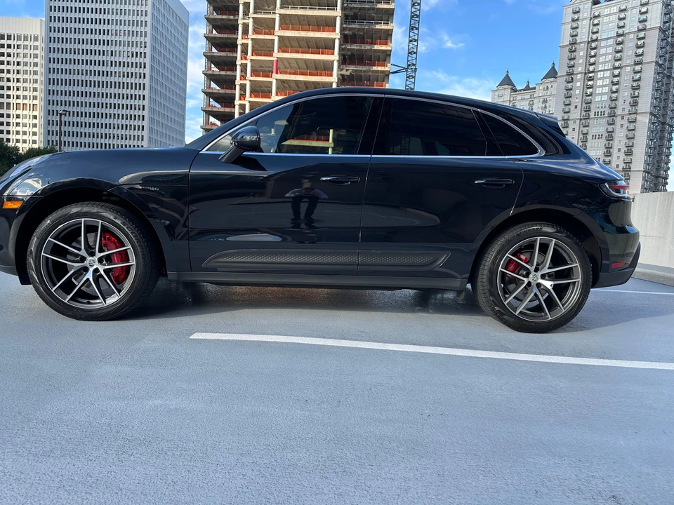 2022 Porsche Macan S - Image 10 of 31