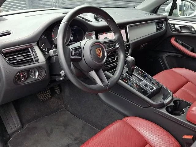 2022 Porsche Macan S - Image 4 of 5