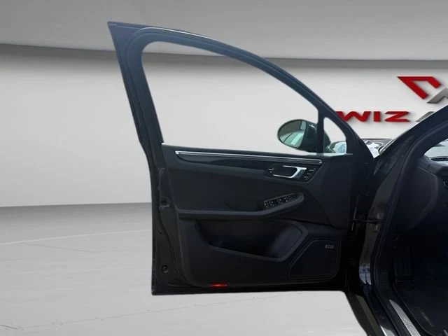 2022 Porsche Macan S - Image 9 of 20