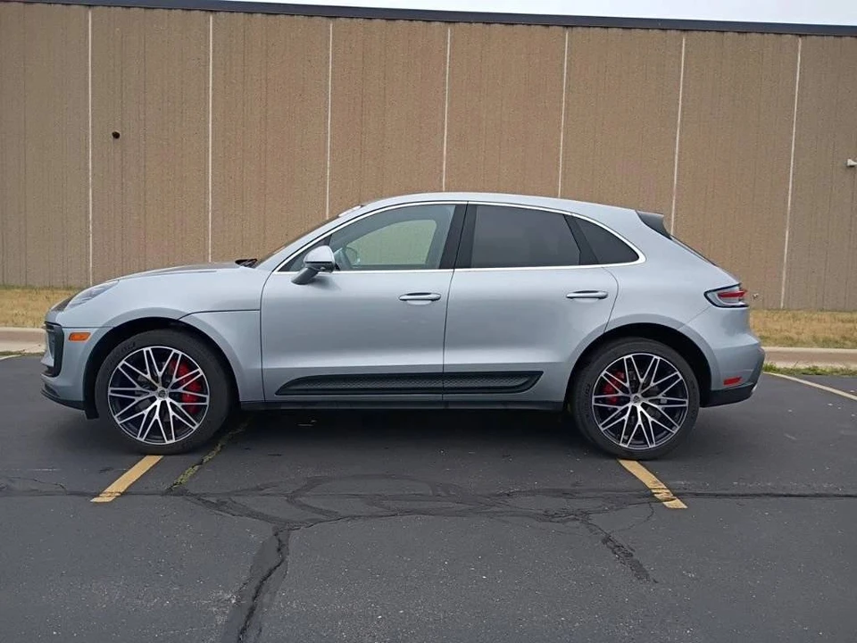 2022 Porsche Macan S - Image 2 of 5