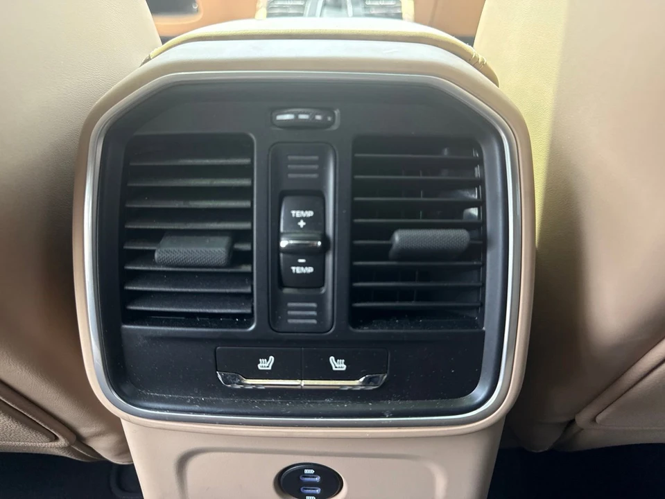 2022 Porsche Macan S - Image 30 of 31