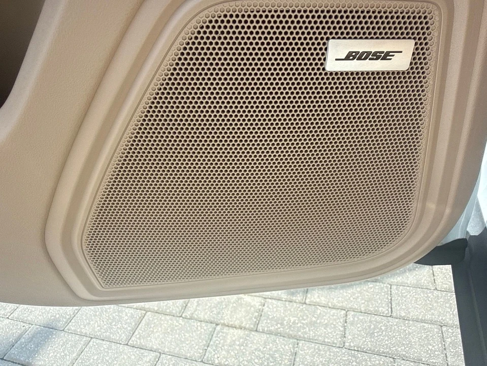 2022 Porsche Macan S - Image 27 of 31