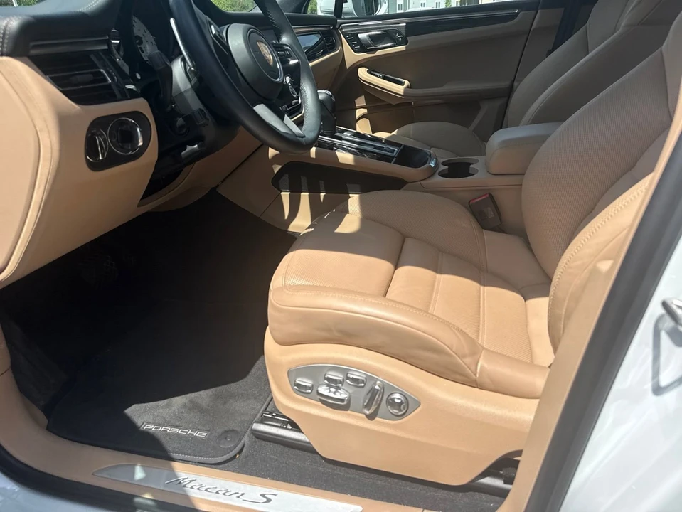 2022 Porsche Macan S - Image 9 of 31