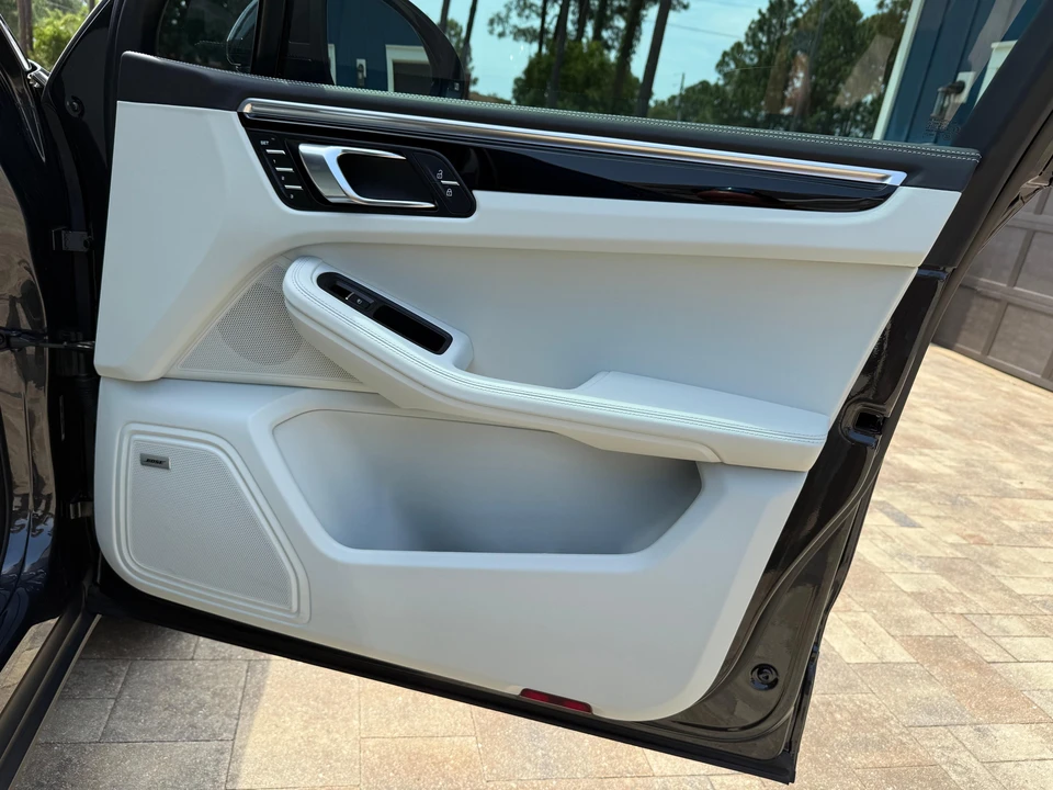 2022 Porsche Macan S - Image 28 of 31
