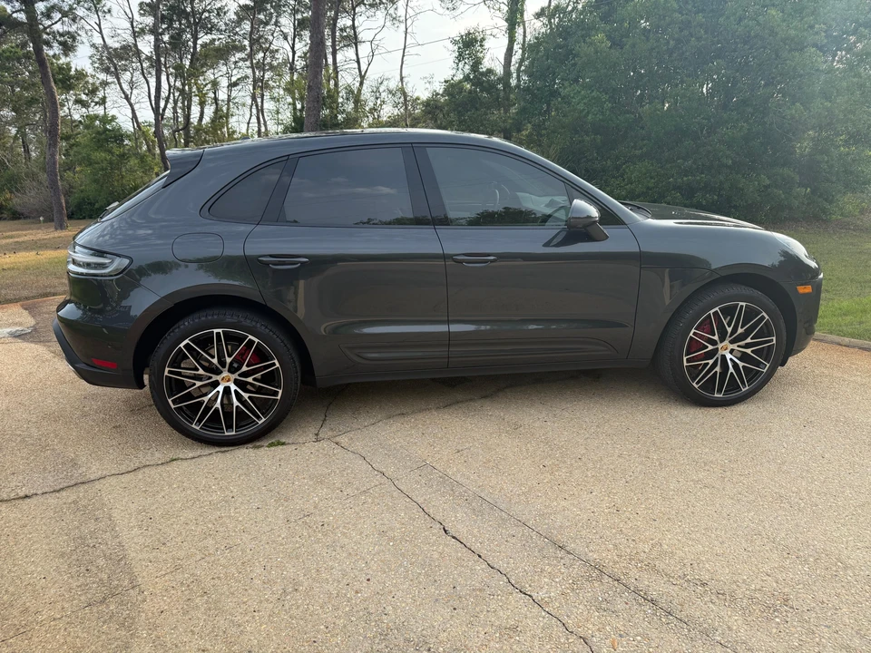 2022 Porsche Macan S - Image 8 of 31