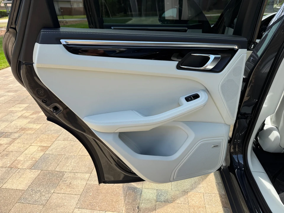 2022 Porsche Macan S - Image 29 of 31