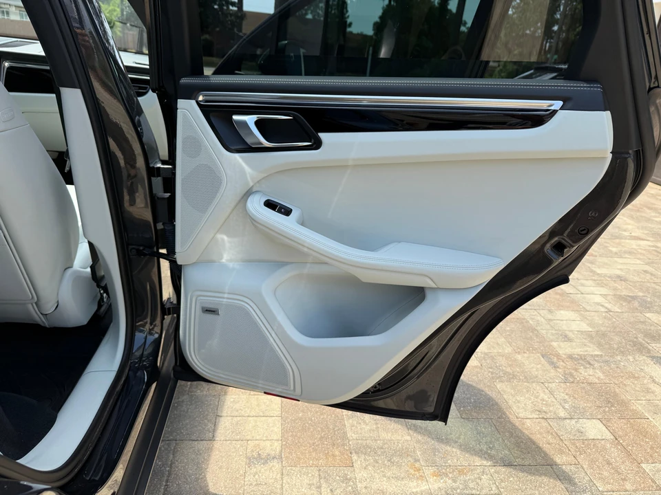 2022 Porsche Macan S - Image 30 of 31