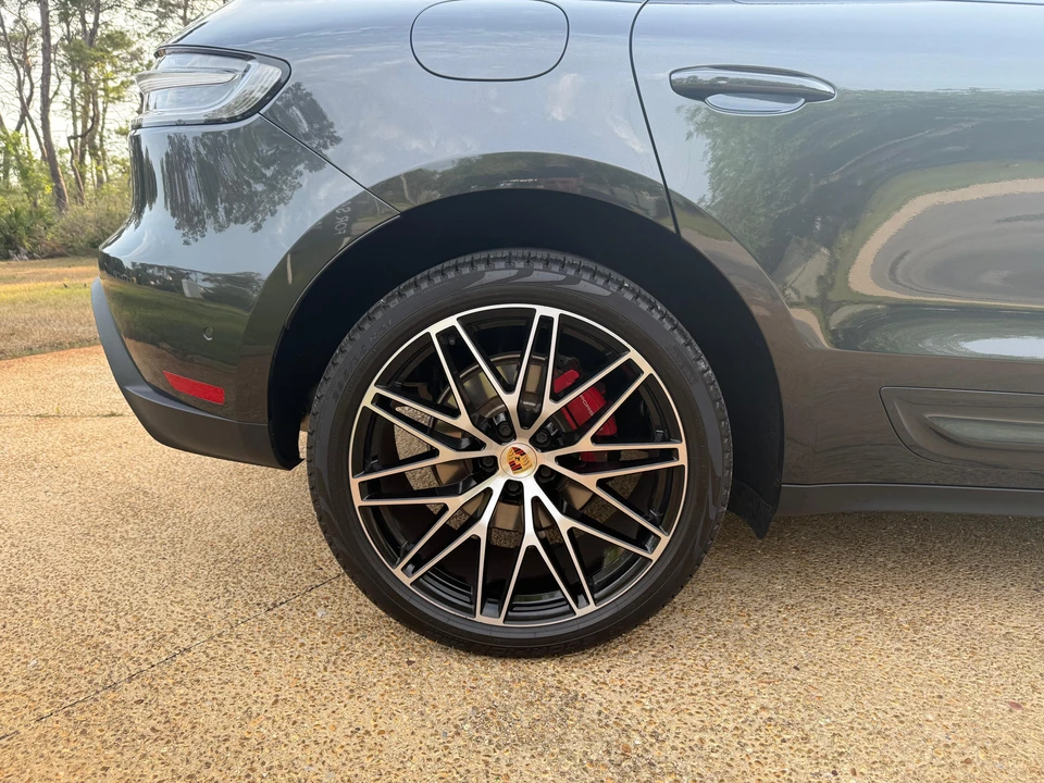 2022 Porsche Macan S - Image 12 of 31