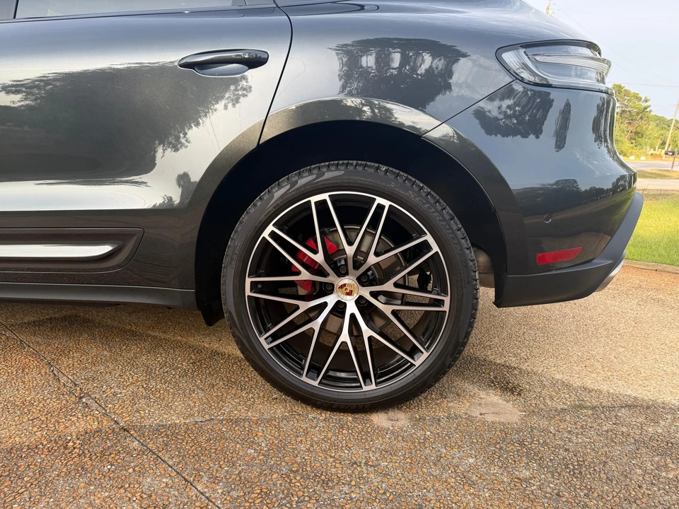 2022 Porsche Macan S - Image 11 of 31