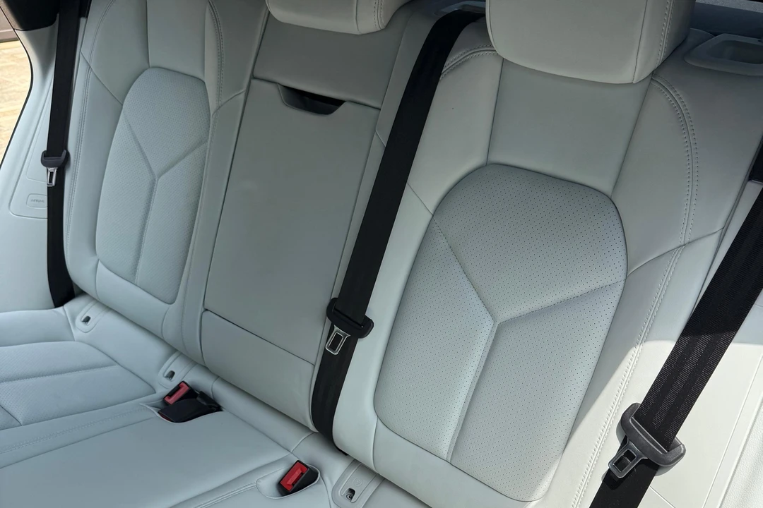2022 Porsche Macan S - Image 16 of 31