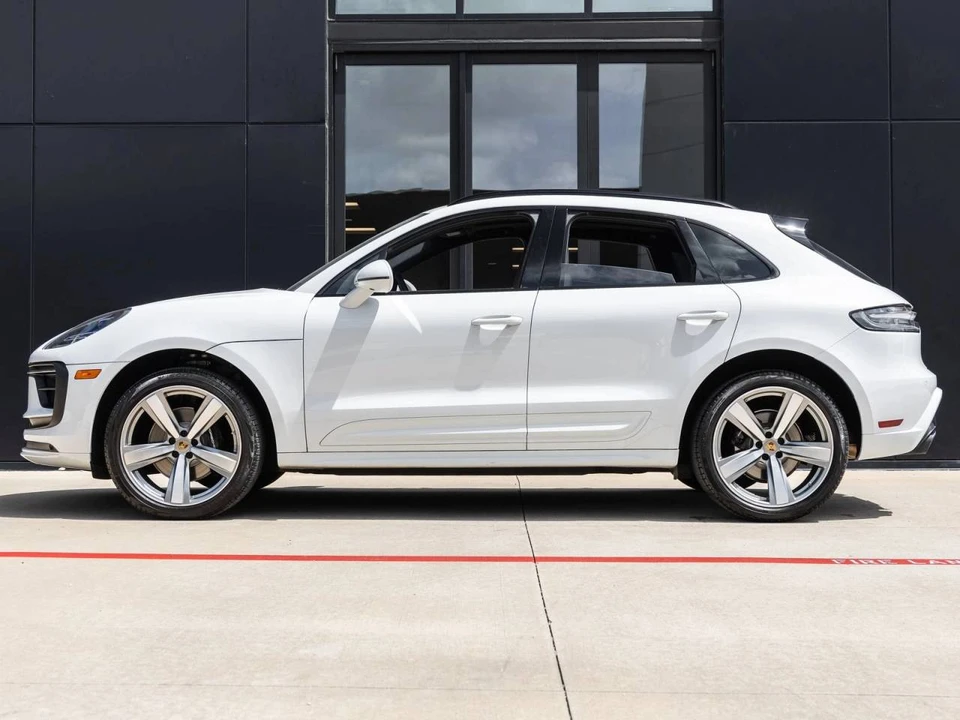 2022 Porsche Macan S - Image 2 of 5