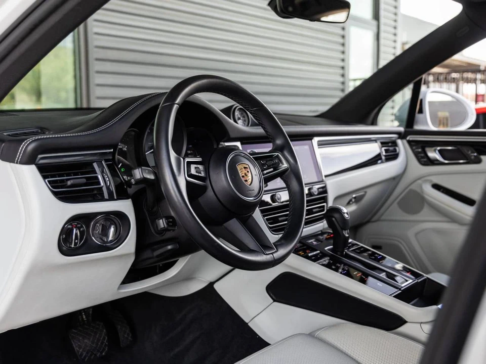 2022 Porsche Macan S - Image 4 of 5