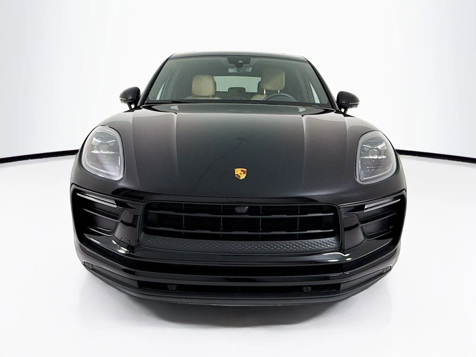 2022 Porsche Macan - Image 10 of 12