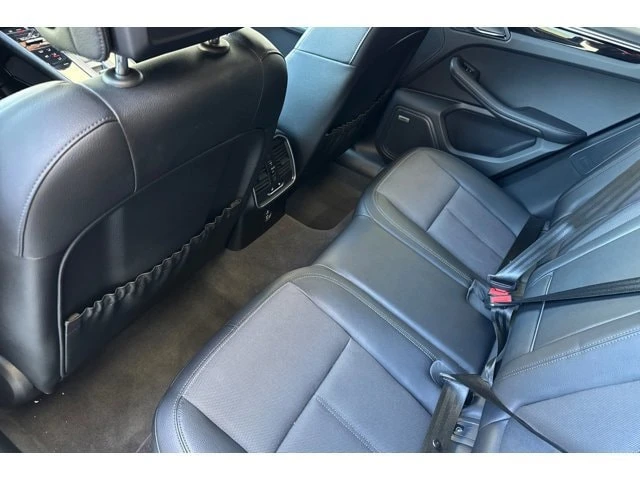 2022 Porsche Macan - Image 29 of 31