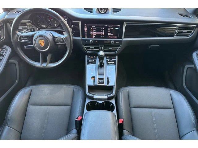 2022 Porsche Macan - Image 15 of 31