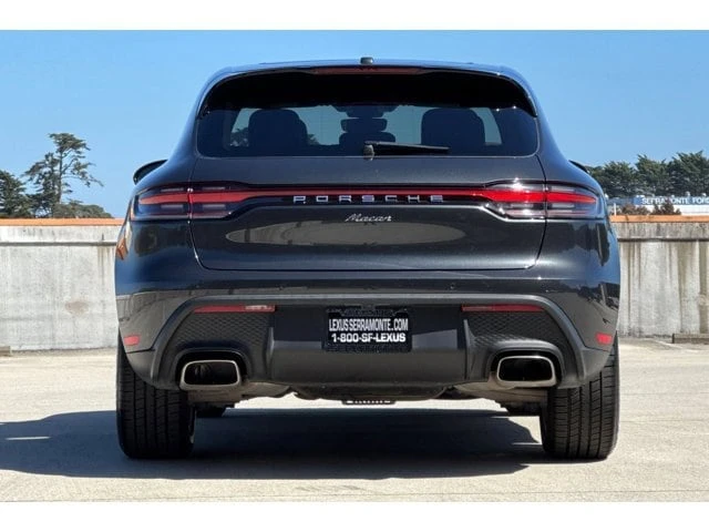 2022 Porsche Macan - Image 9 of 31