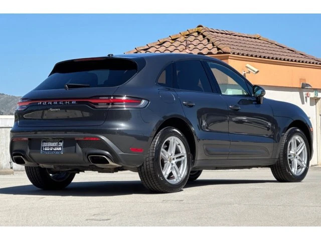 2022 Porsche Macan - Image 8 of 31