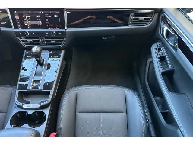 2022 Porsche Macan - Image 31 of 31