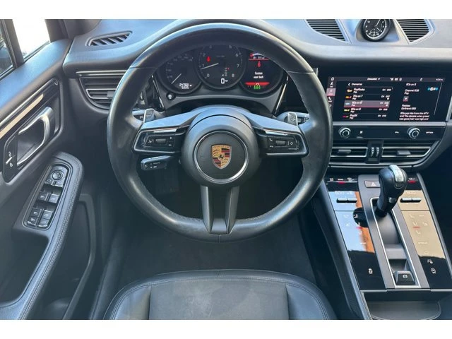 2022 Porsche Macan - Image 30 of 31