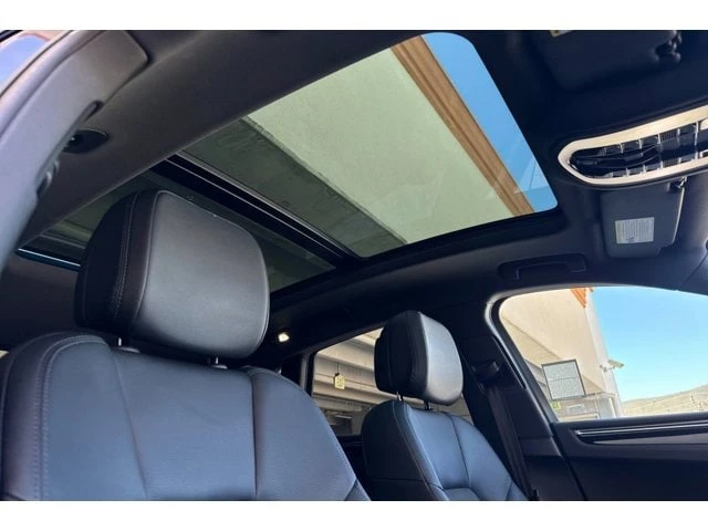 2022 Porsche Macan - Image 14 of 31
