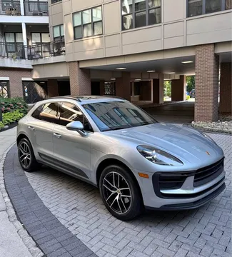 2022 Porsche Macan Sport