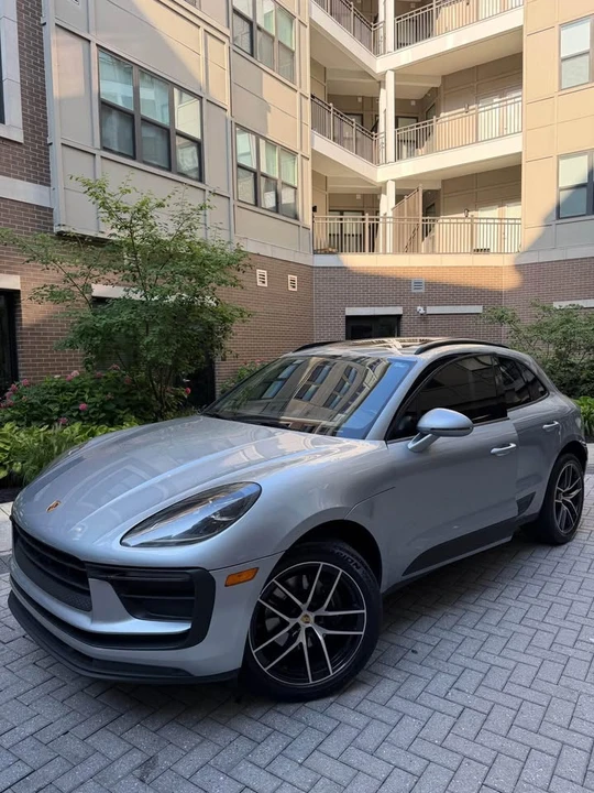 2022 Porsche Macan - Image 5 of 19